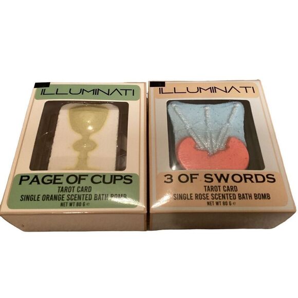 Bundle Of 2 Nwt Tarot Card Bath Bombs Strength Moon - Picture 1 of 3